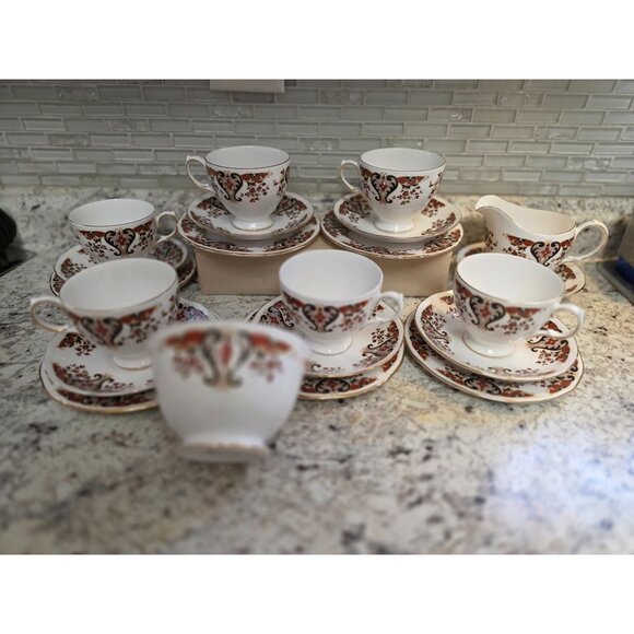 Colclough Bone China Tea Set For 6 Sugar Creamer Gold Trim Red & Black  England - Picture 1 of 13